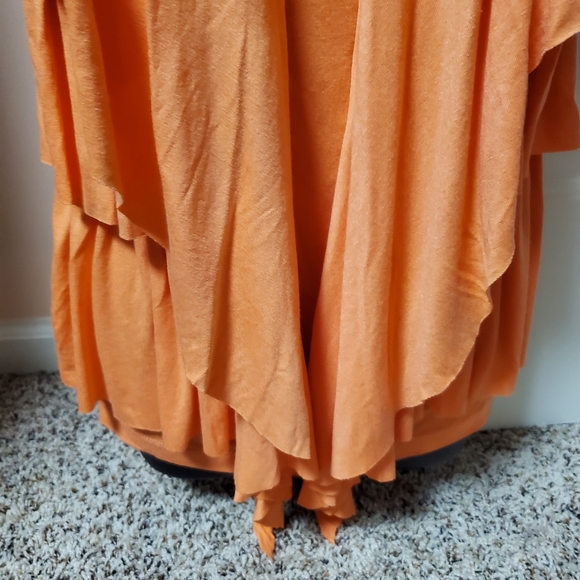 VENUS Tiered Ruffle Scoop Neck Top NWT - Picture 4 of 12